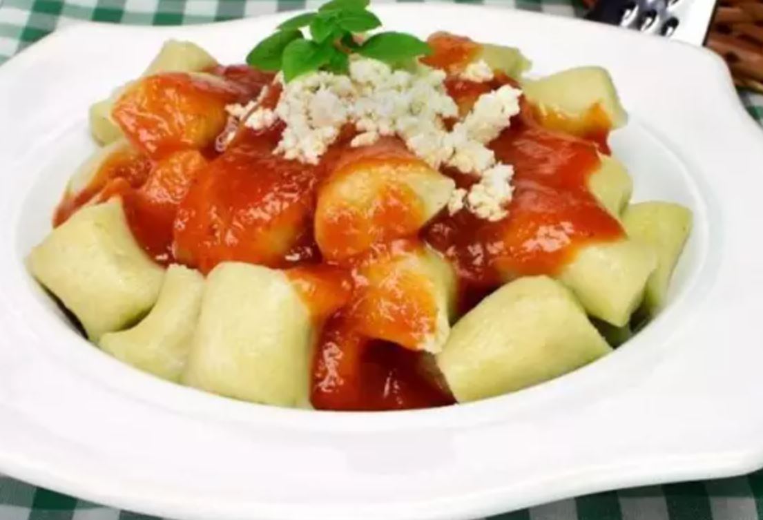 Nhoque de Batata Doce com Molho de Tomate Caseiro