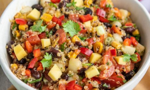 Salada de Quinoa com Abacate e Manga